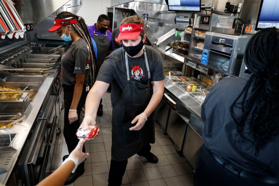 Wendy's work best sale outfit